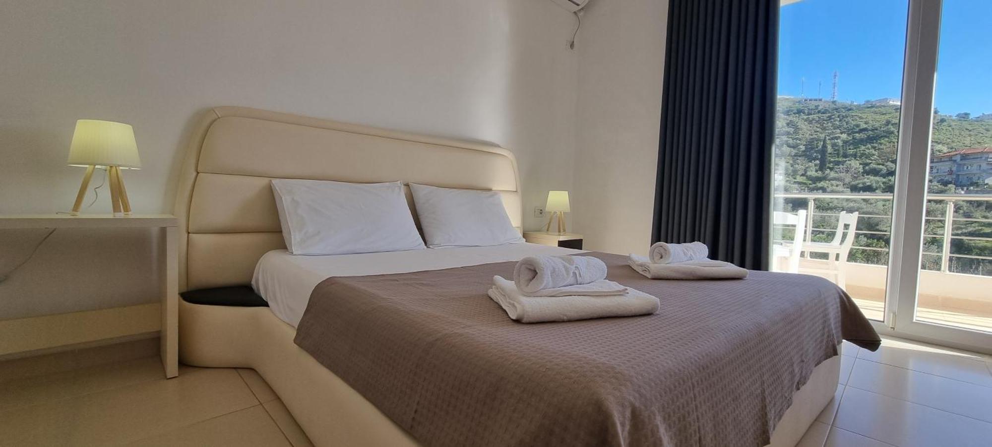 The Sunny Side Apartament *