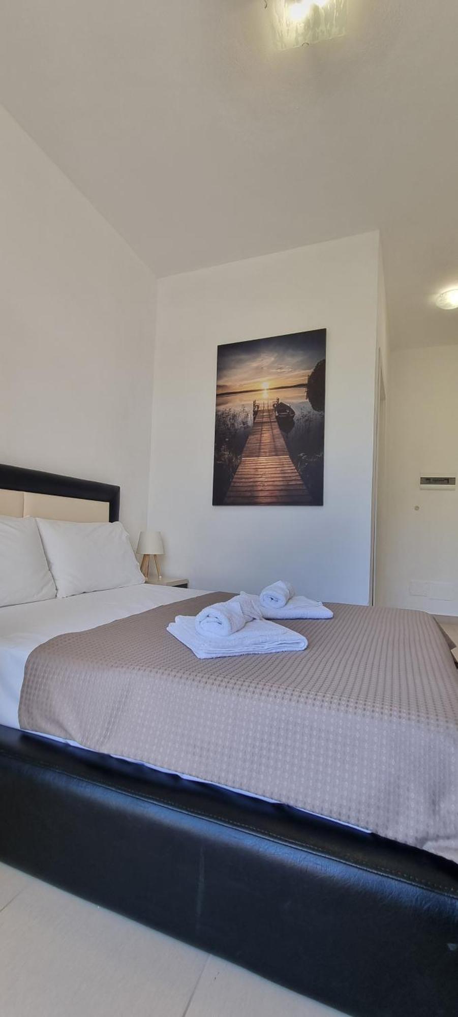 The Sunny Side Himara