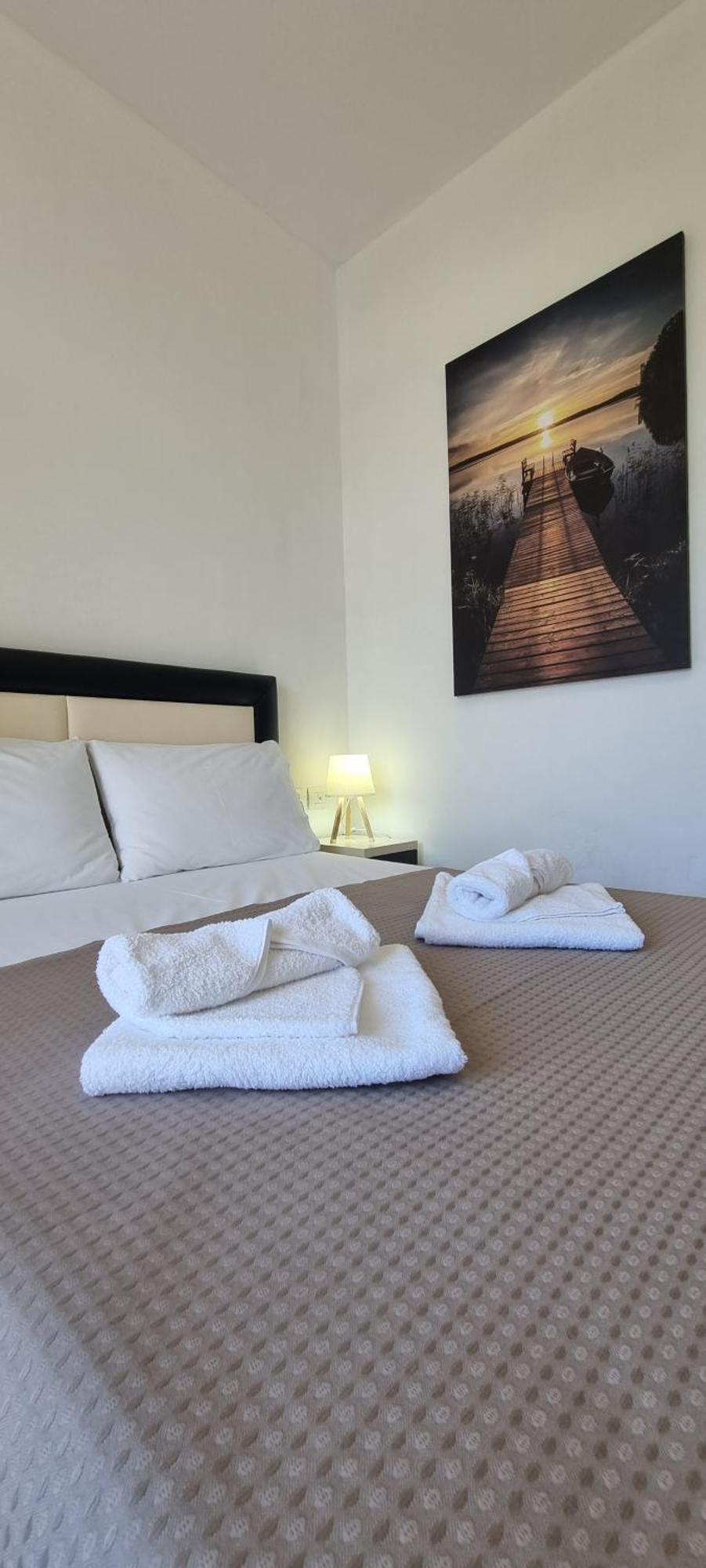 The Sunny Side Apartament *