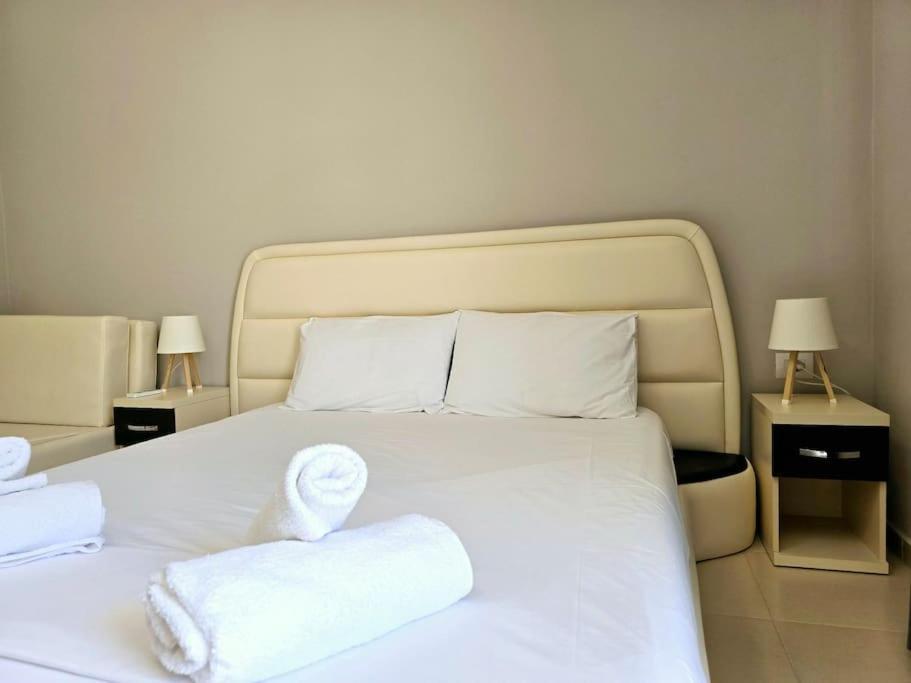 The Sunny Side Apartament Himara