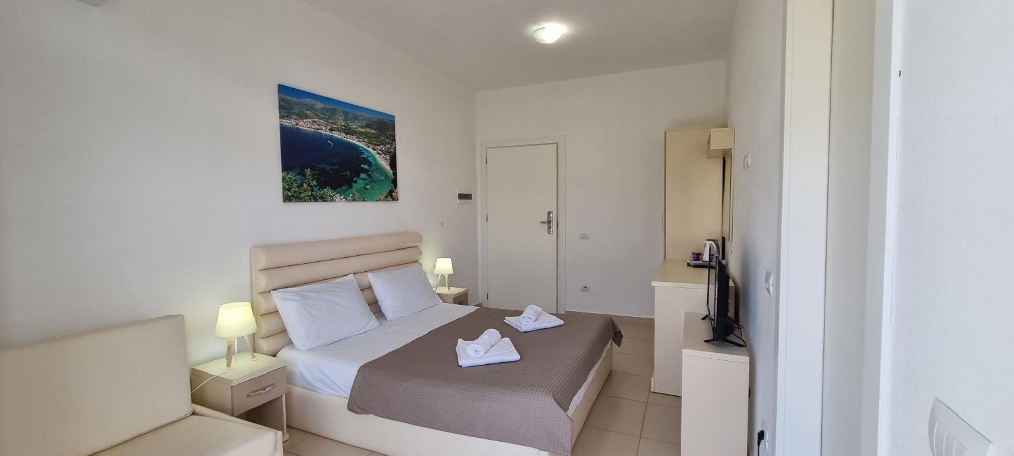 The Sunny Side * Himare